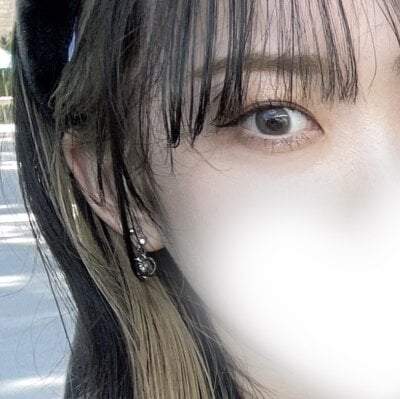 momo_room on StripChat